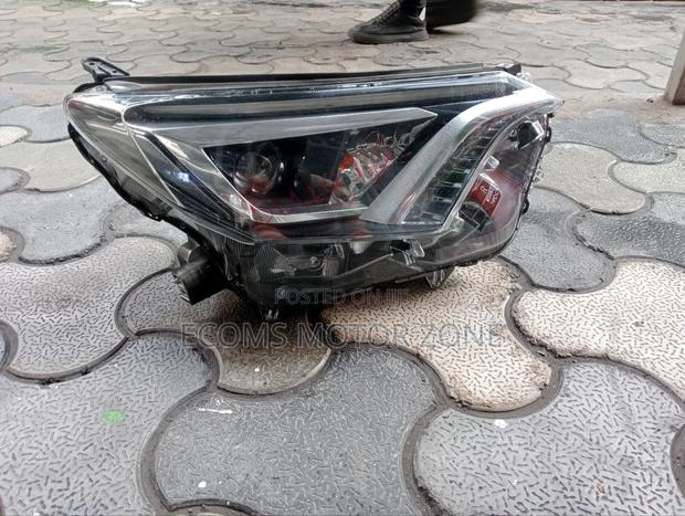 Toyota RAV4 2015 Headlight - thumbnail 2