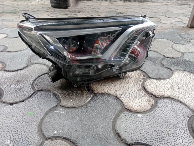 Toyota RAV4 2015 Headlight - thumbnail 3