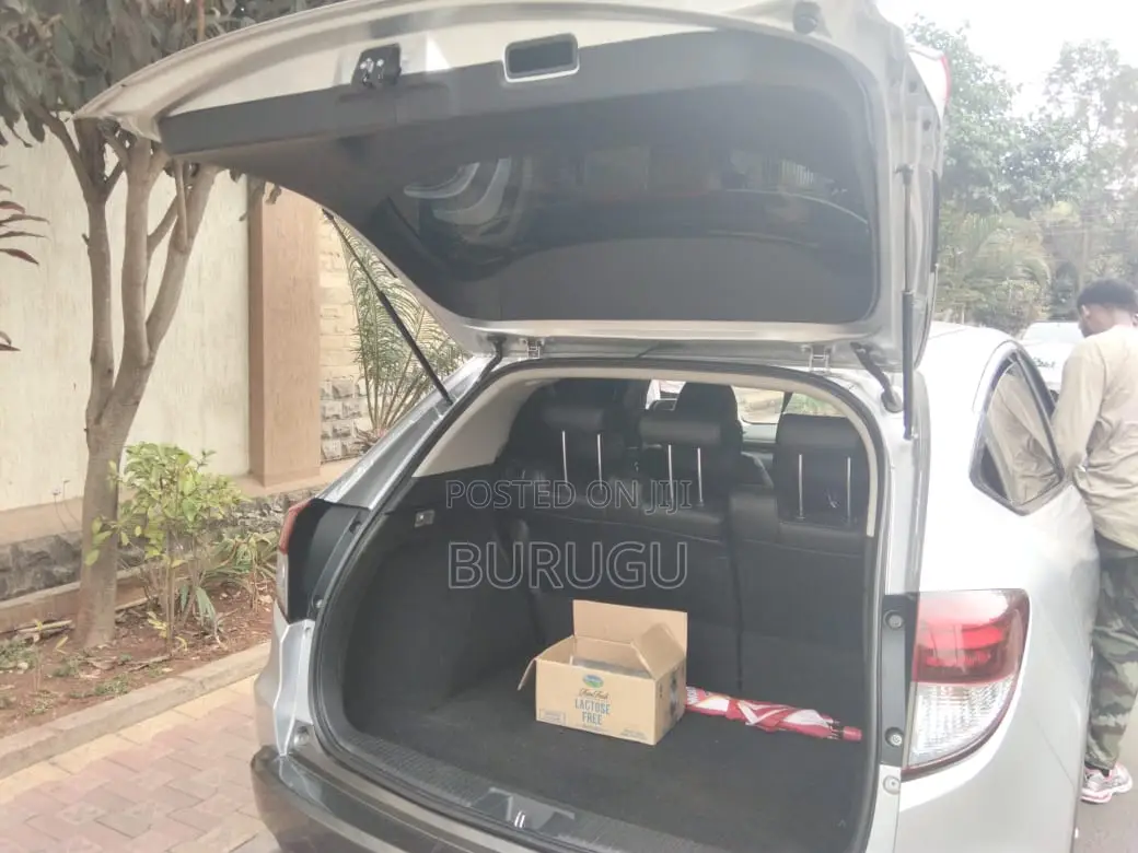 Honda Vezel 2014 Silver
