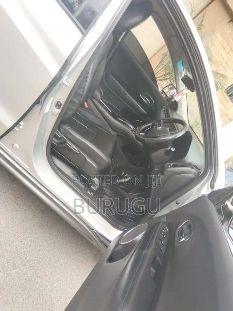 Honda Vezel 2014 Silver