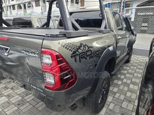 Toyota Hilux 2020 Brown