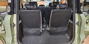 Toyota Sienta 2010