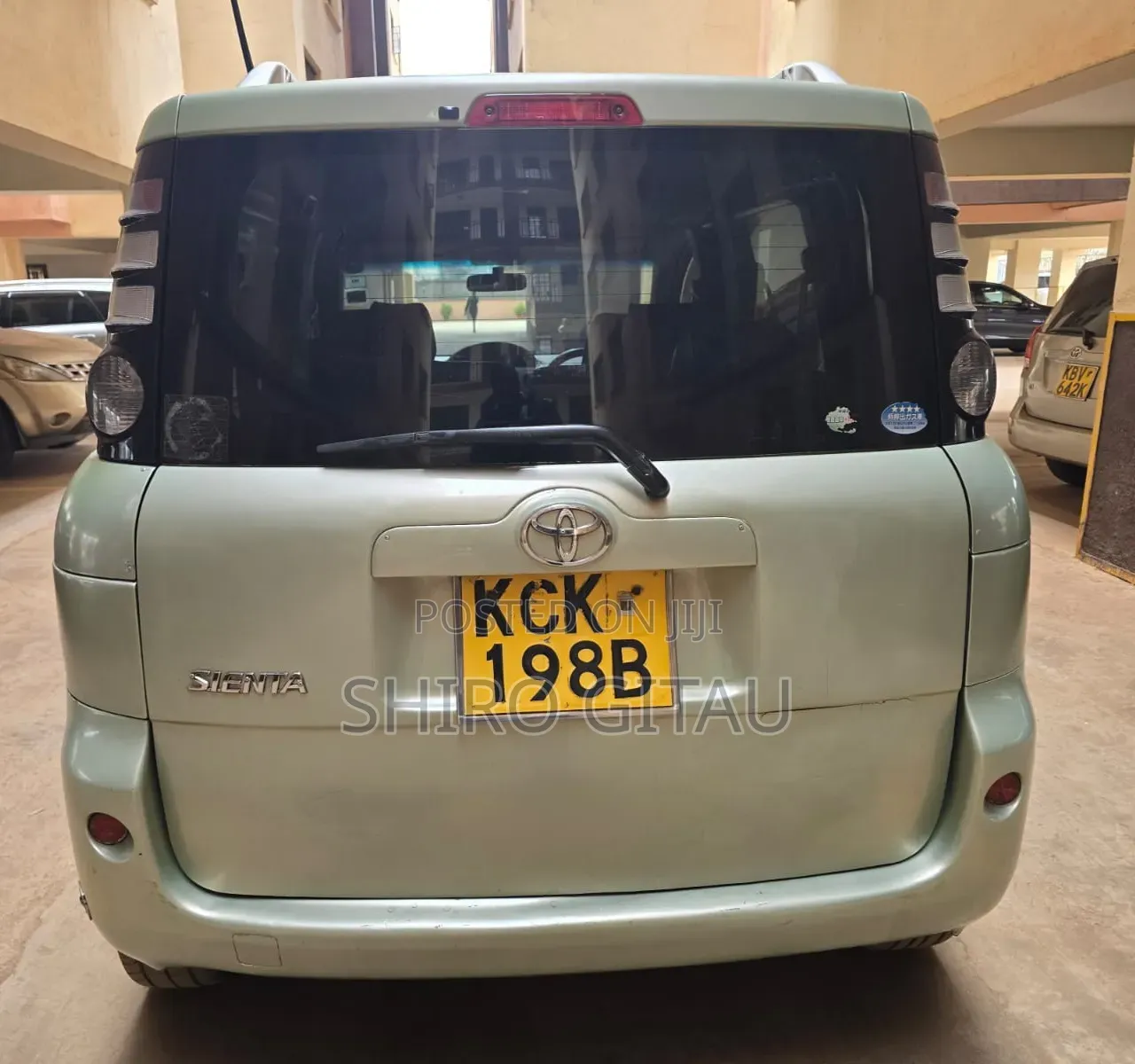 Toyota Sienta 2009 Green