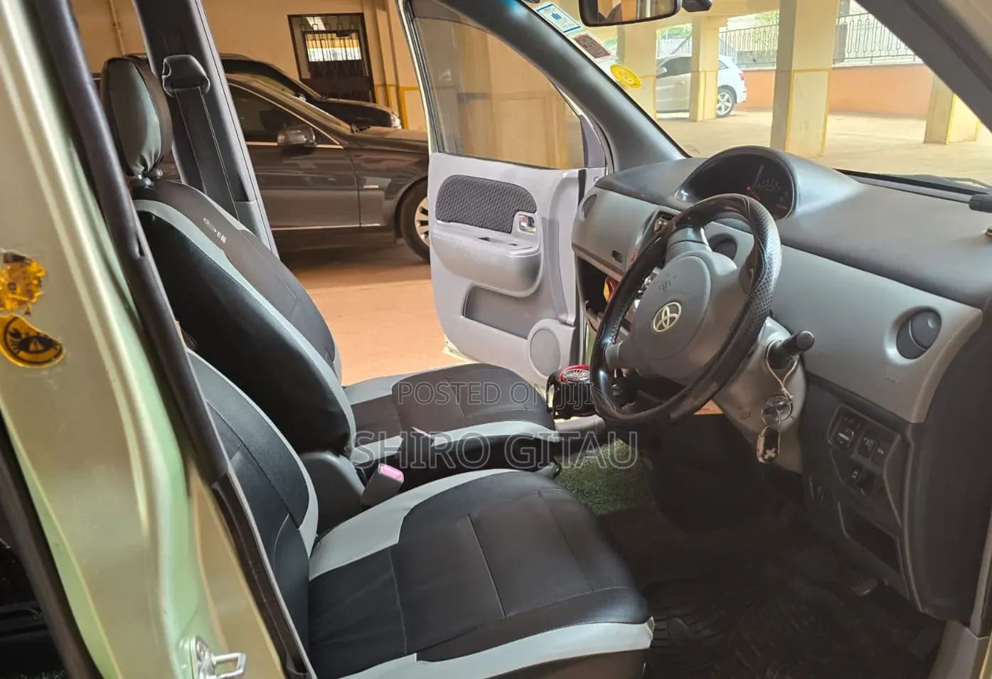 Toyota Sienta 2009 Green