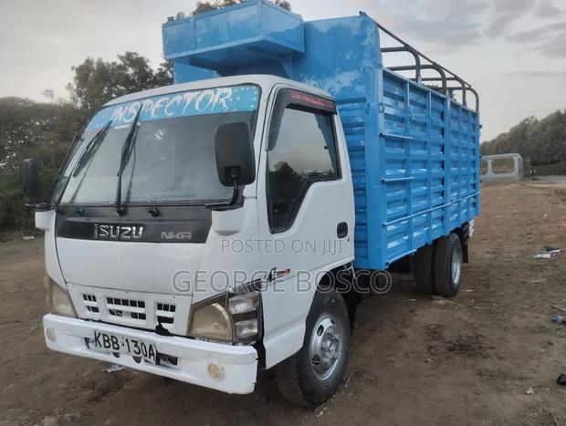Isuzu NKR 4.3 2001 White