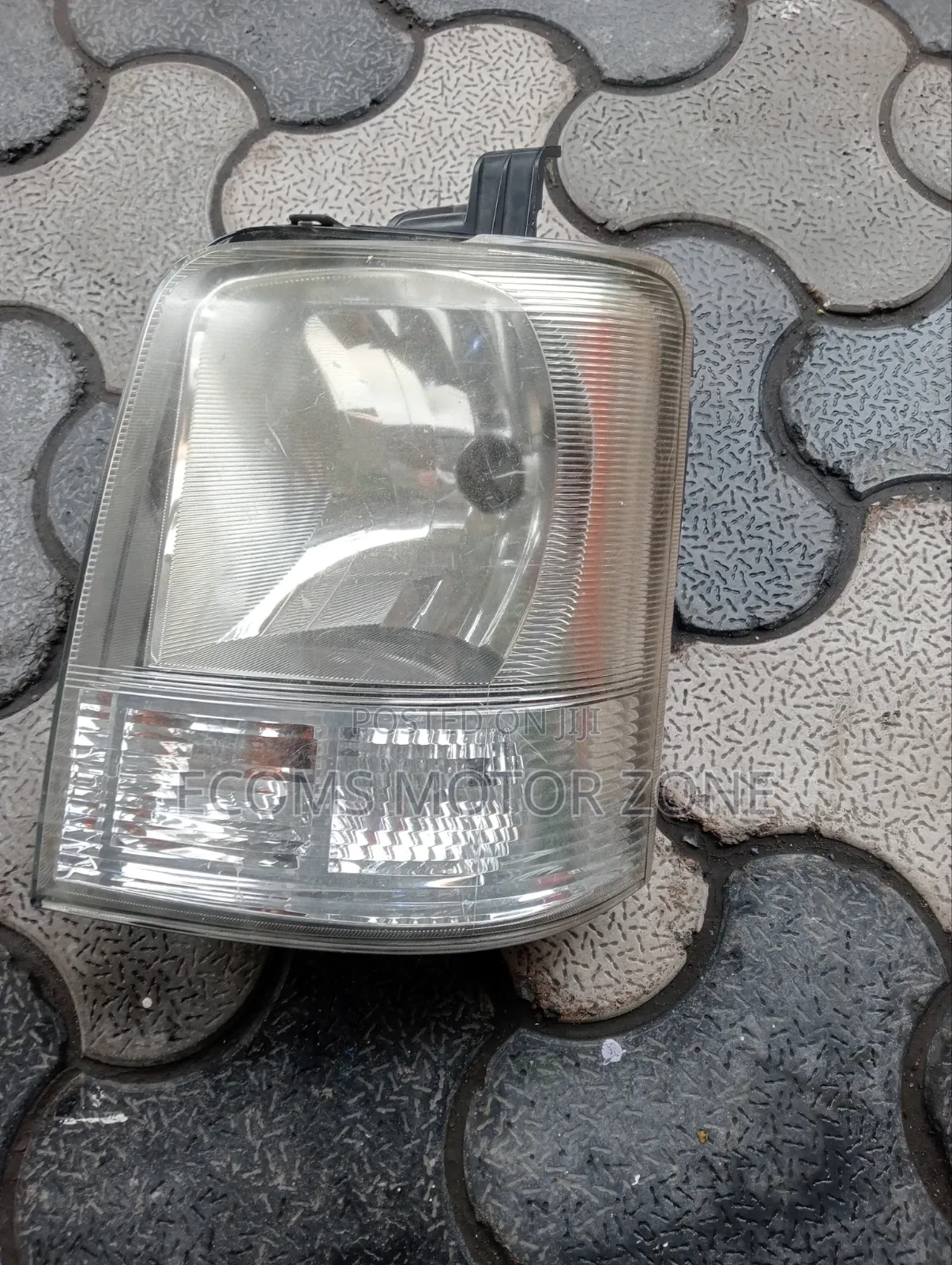 Suzuki Every 2013 Headlight