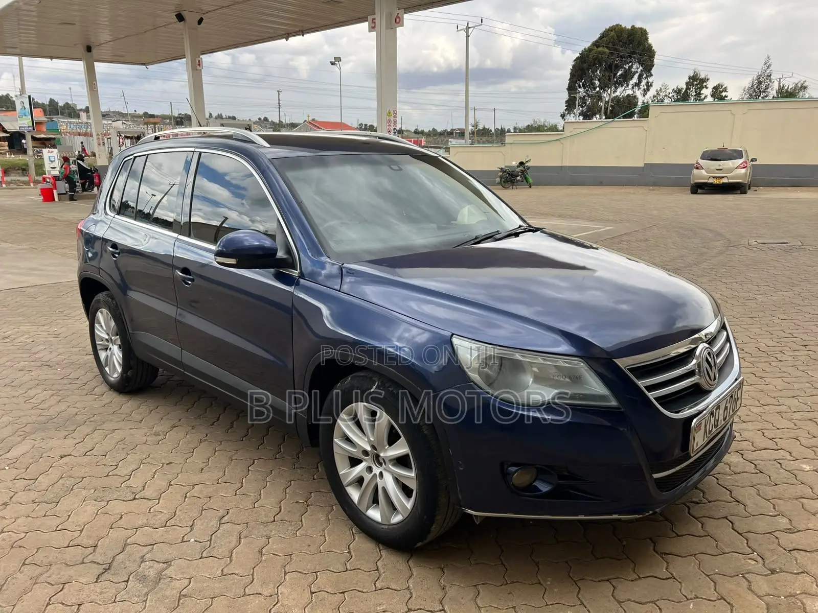 Volkswagen Tiguan 2011 Blue