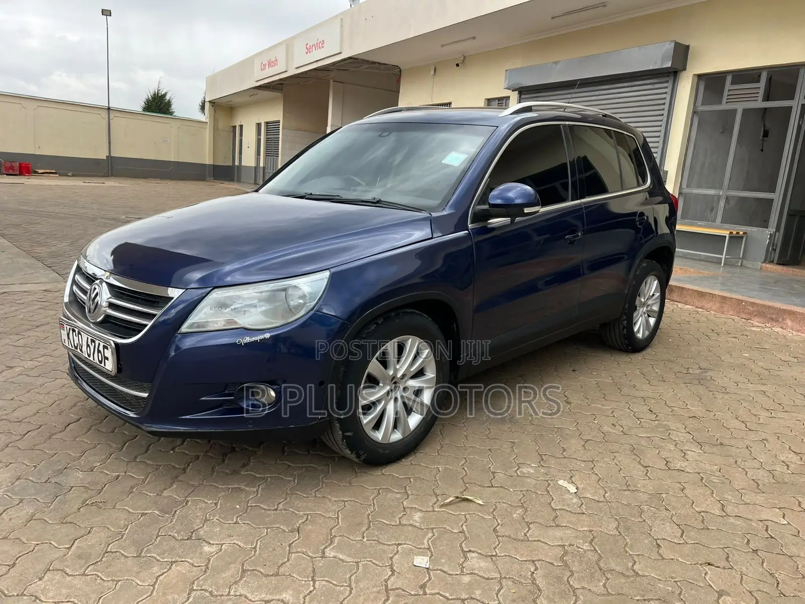 Volkswagen Tiguan 2011 Blue