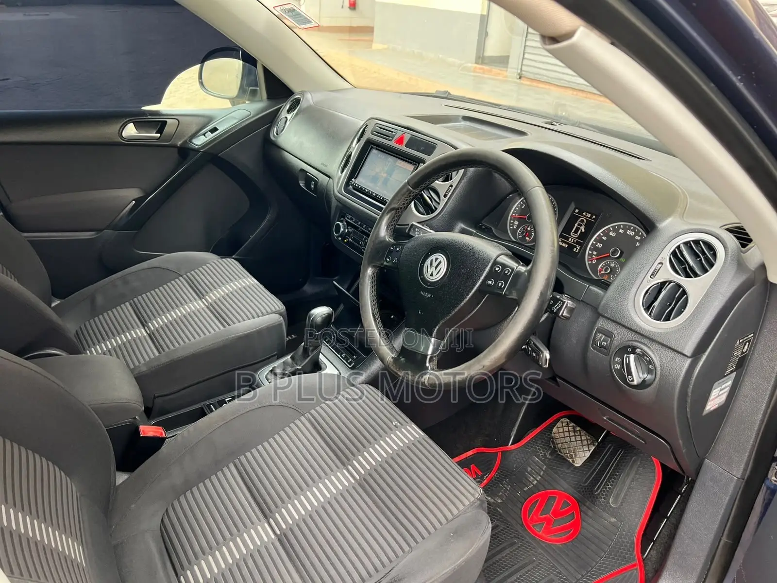 Volkswagen Tiguan 2011 Blue