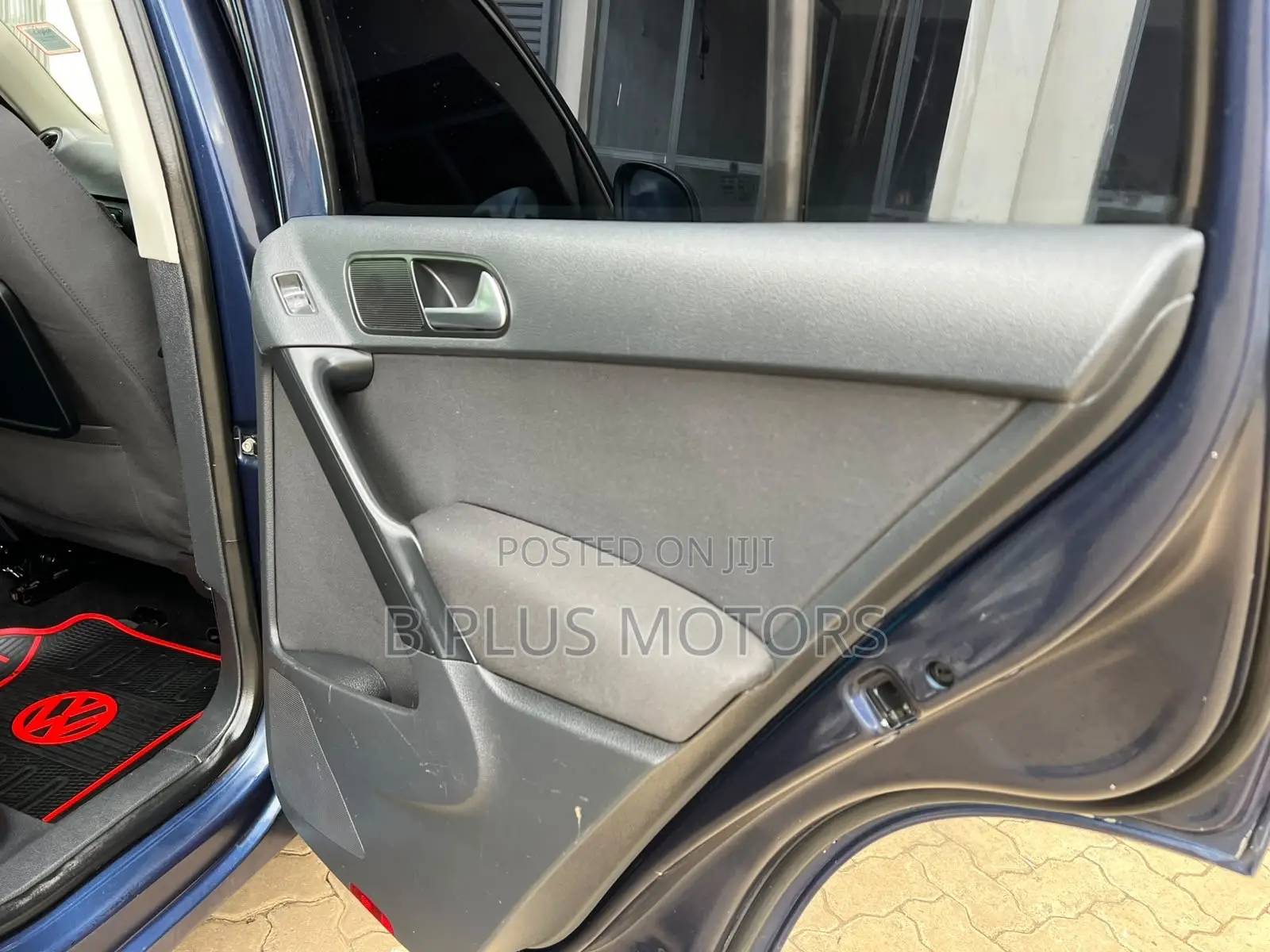Volkswagen Tiguan 2011 Blue