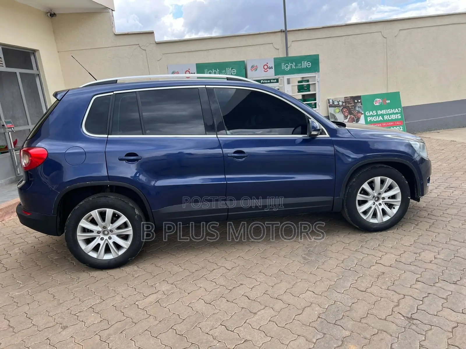 Volkswagen Tiguan 2011 Blue