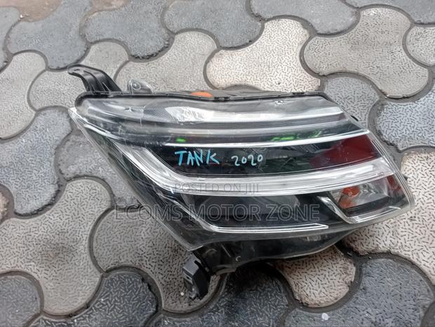 Toyota Tank 2018 Headlight - thumbnail 2