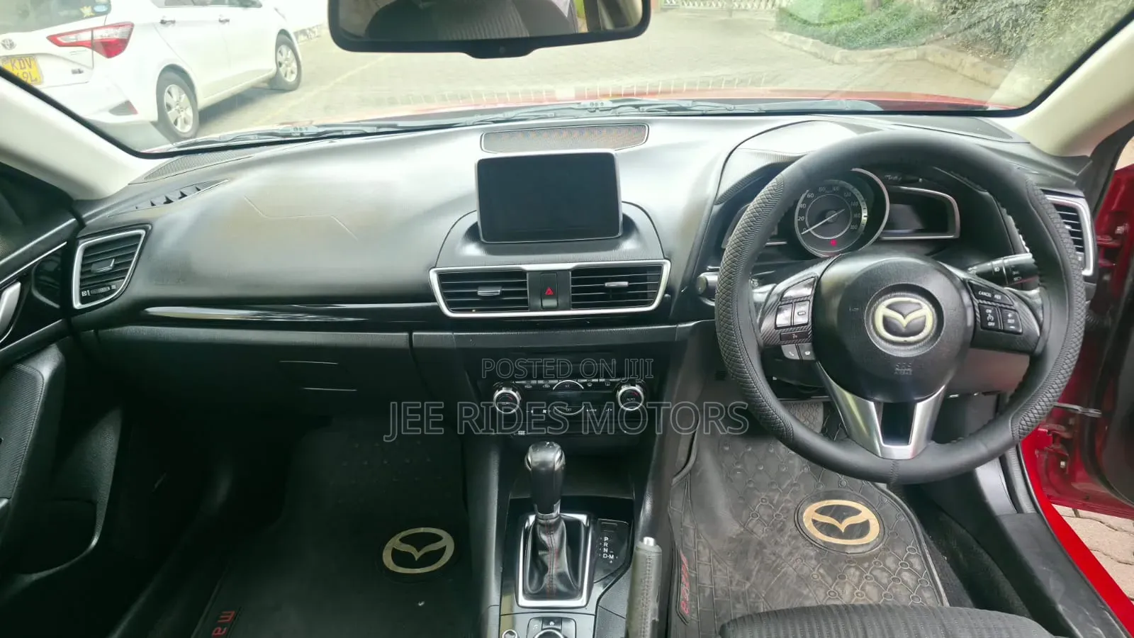 Toyota Noah 2017 Silver