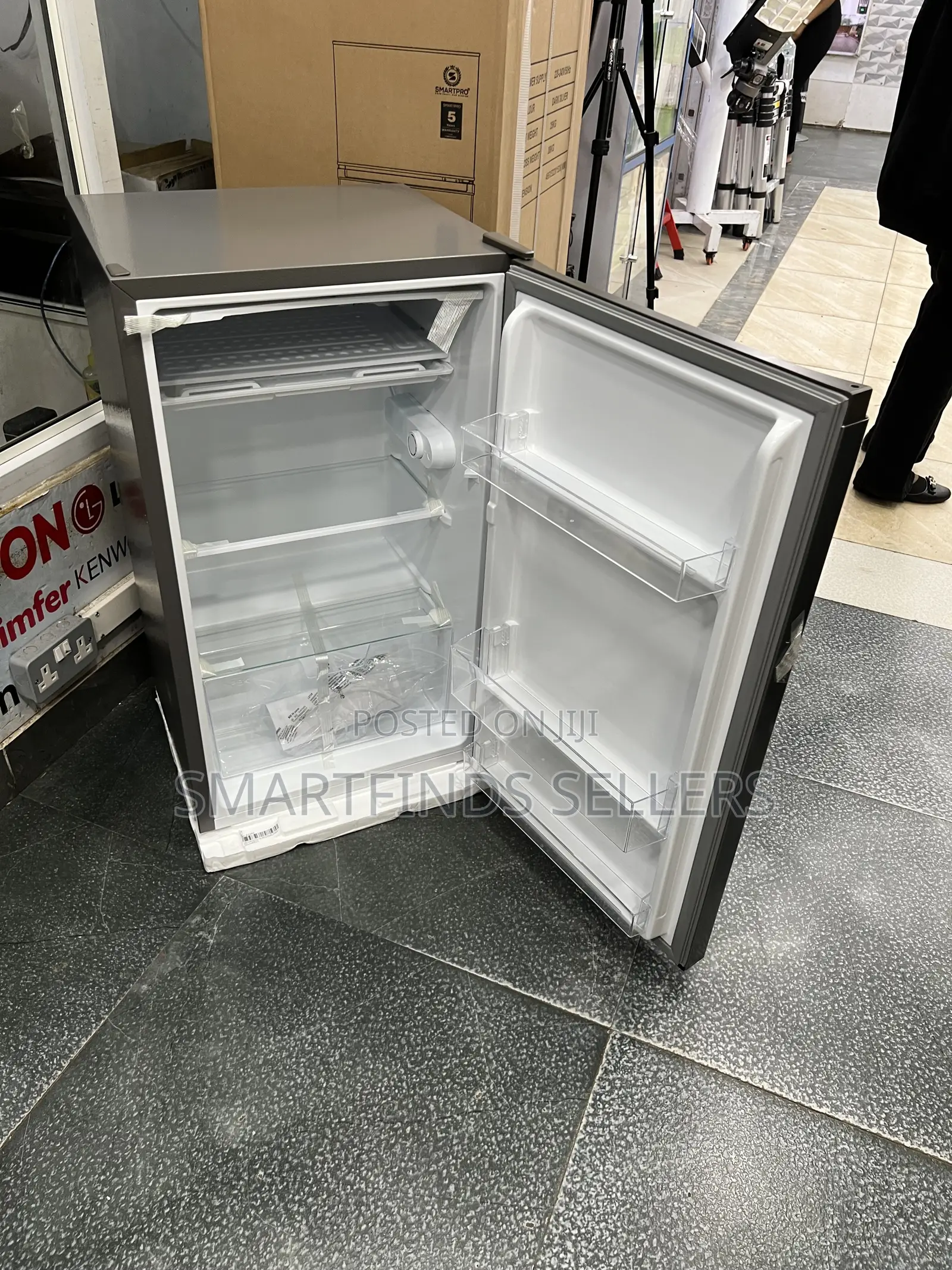 Hisense Single Door Fridge – Compact Design, Powerful Cooling!
