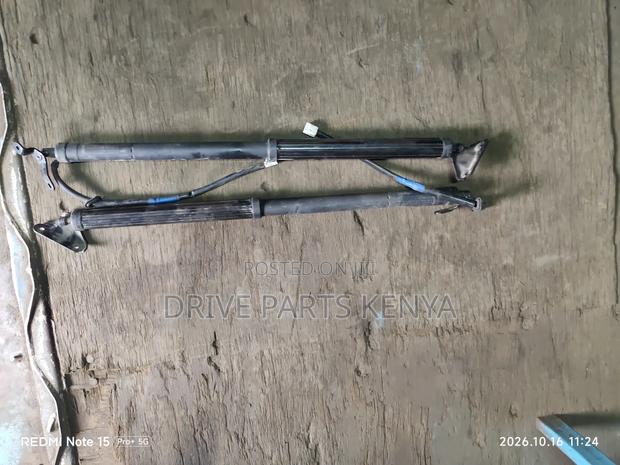 Toyota Harrier New Model Boot Shock (Electric) - thumbnail 2