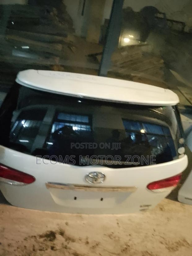 Toyota Wish 2012 Boot - thumbnail 3