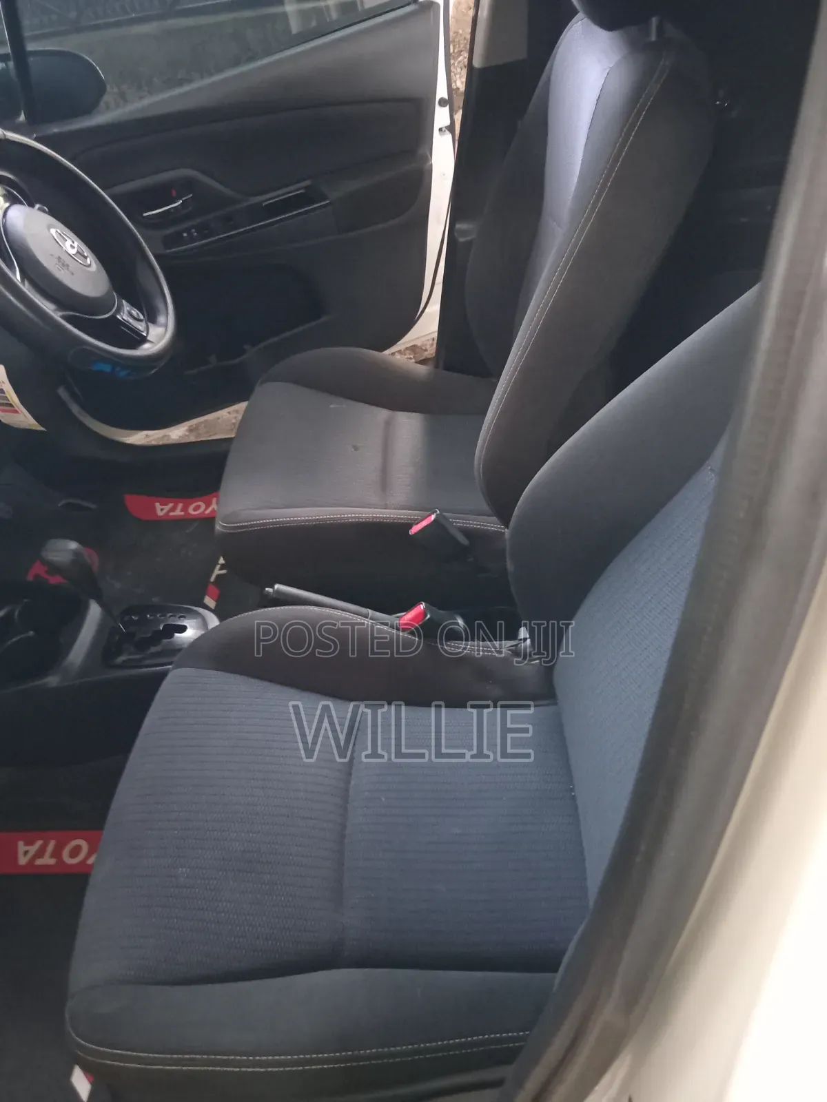 Toyota Vitz 2017 White