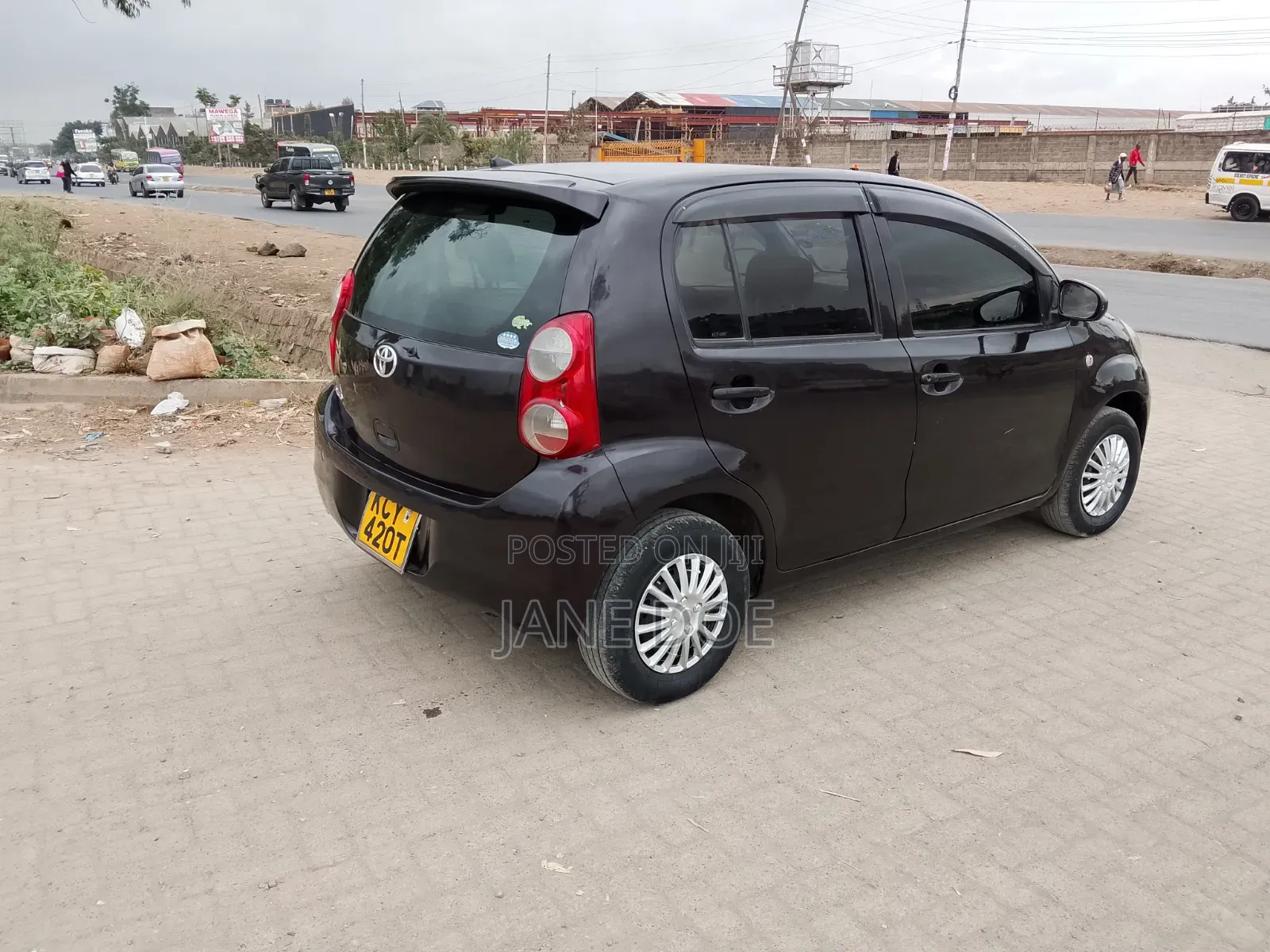 Toyota Passo 2013 Brown