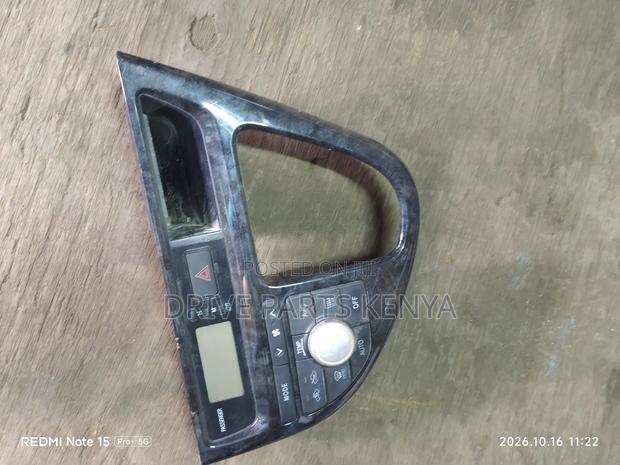 Toyota Wish 2005 Console - thumbnail 2