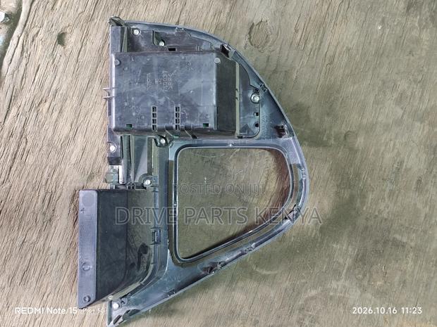 Toyota Wish 2005 Console - thumbnail 3