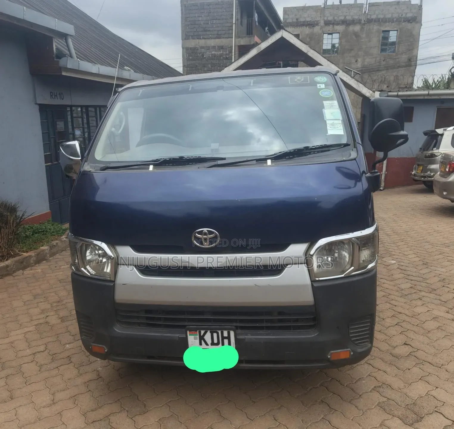 Toyota HiAce 2015 Blue