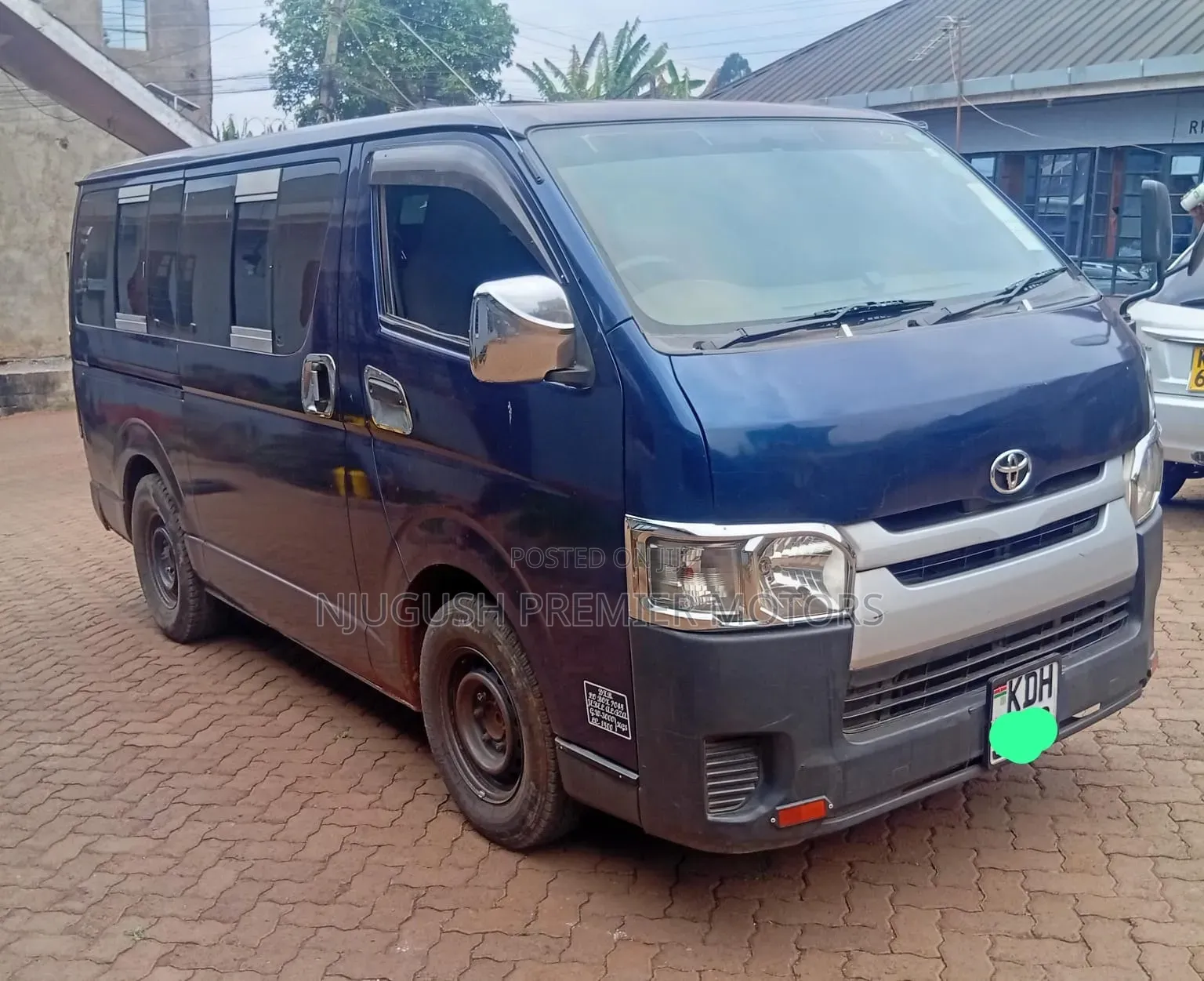 Toyota HiAce 2015 Blue
