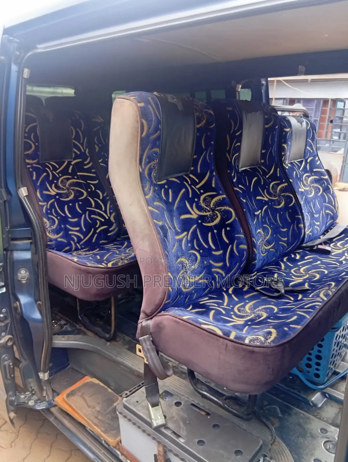 Toyota HiAce 2015 Blue