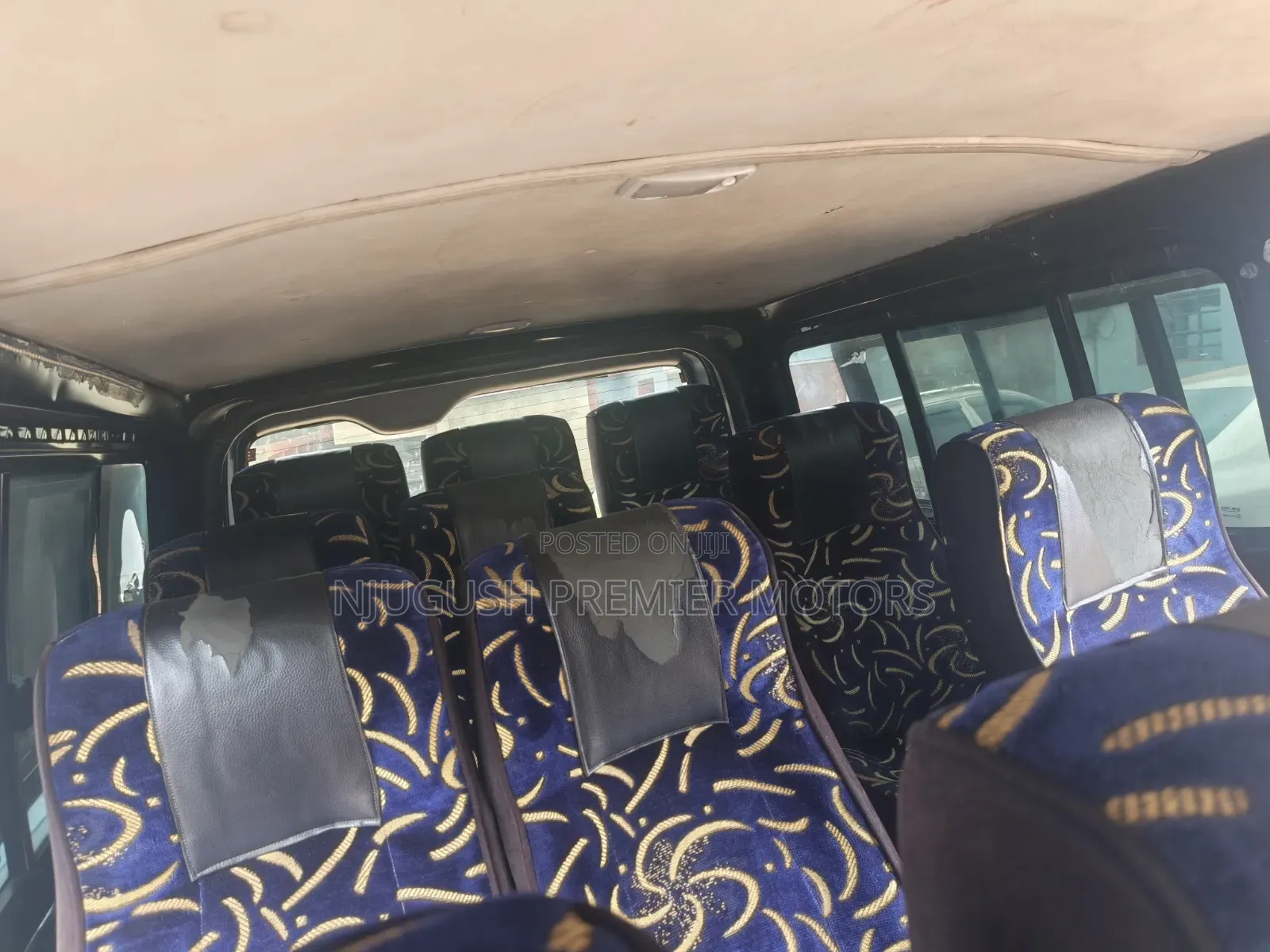 Toyota HiAce 2015 Blue