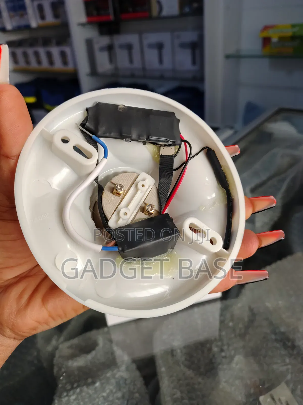 Bulb Holder With Built-in WiFi Security Camera