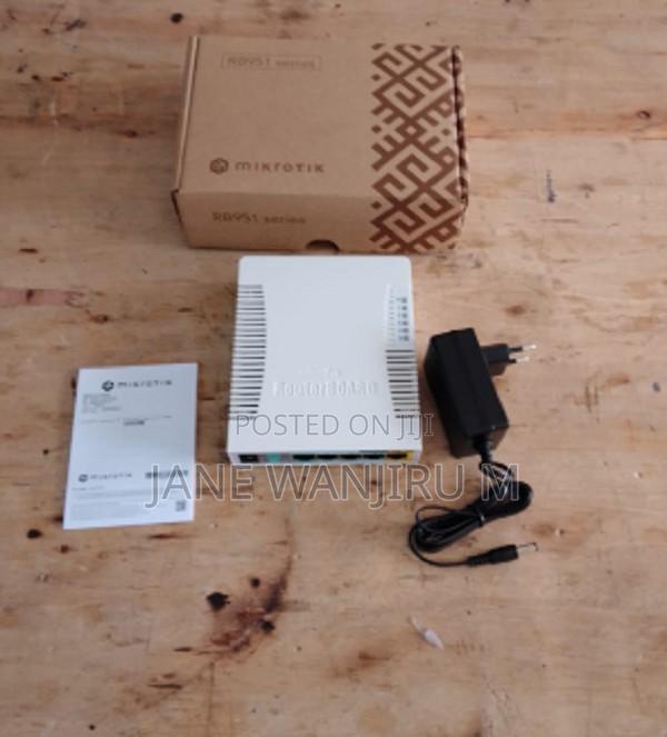 MikroTik RB951Ui-2HnD Wireless Router With 5 Ethernet Ports