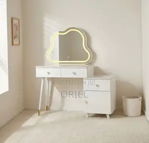 Dressing Table : White Modern Dresser With Light