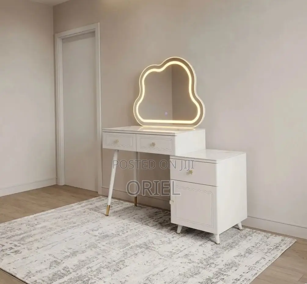 Dressing Table : White Modern Dresser With Light