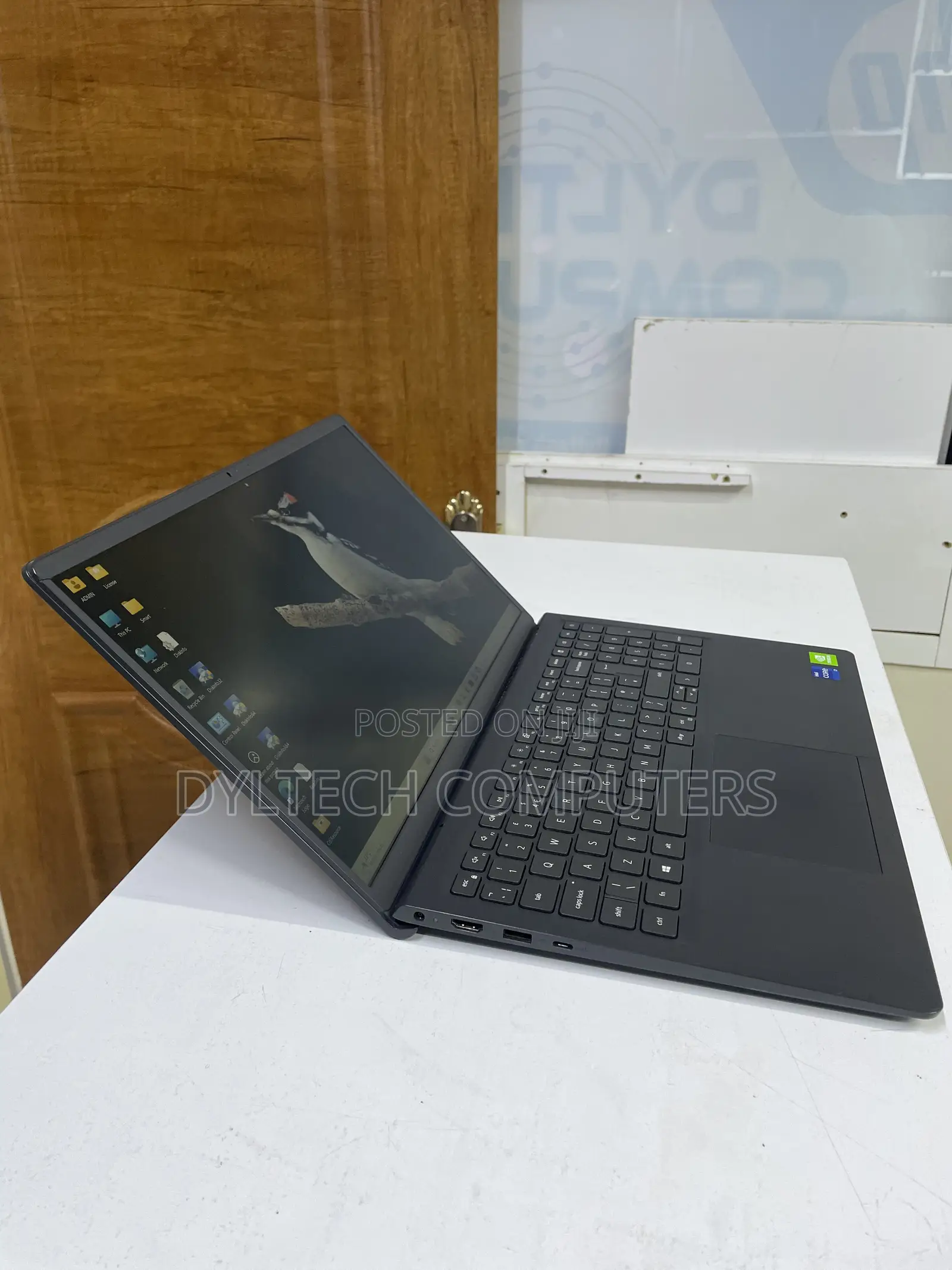 Laptop Dell Vostro 15 3510 8GB Intel Core i7 SSD 256GB