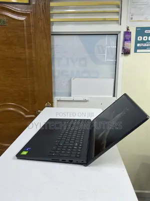 Laptop Dell Vostro 15 3510 8GB Intel Core i7 SSD 256GB