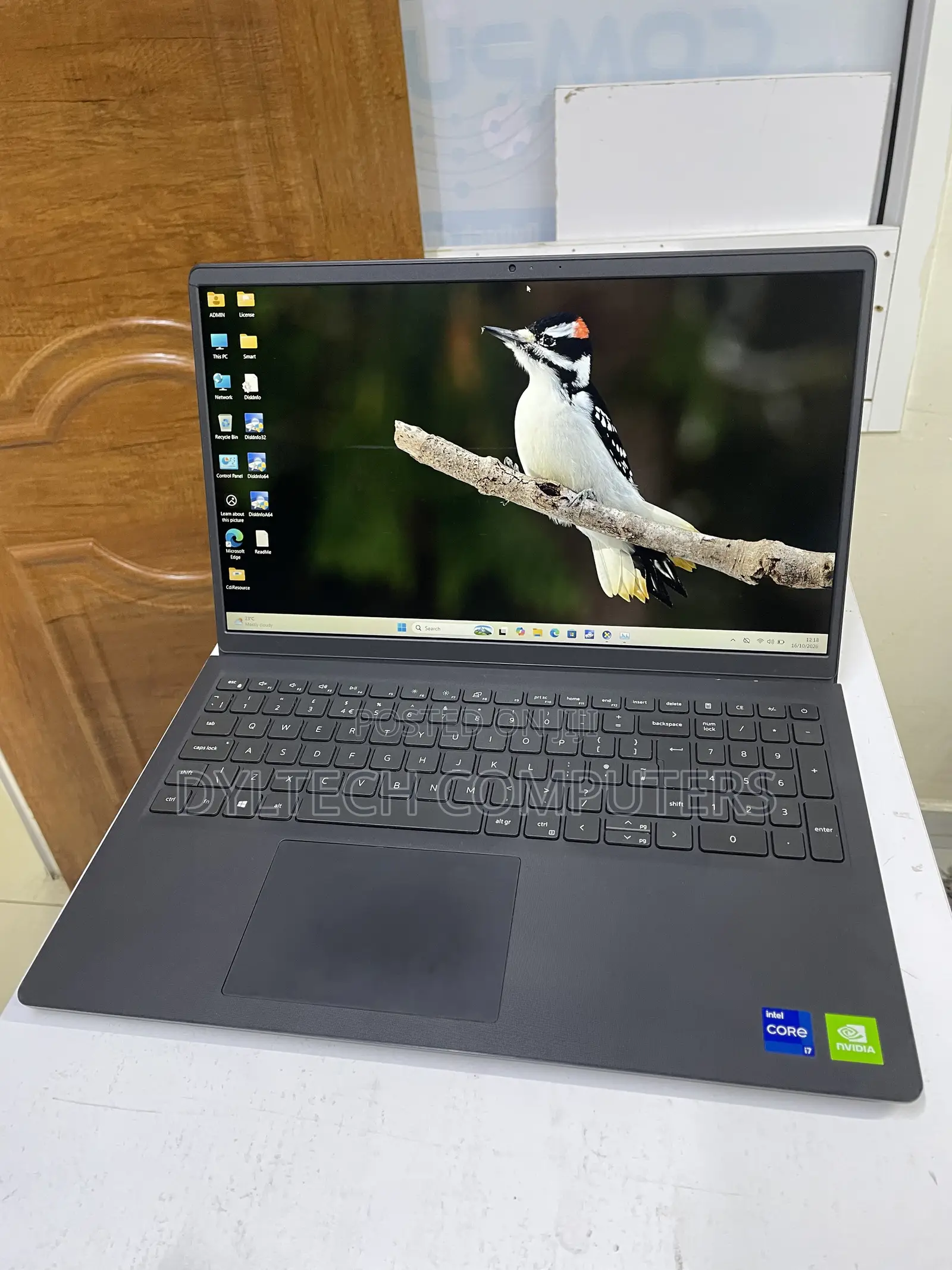 Laptop Dell Vostro 15 3510 8GB Intel Core i7 SSD 256GB