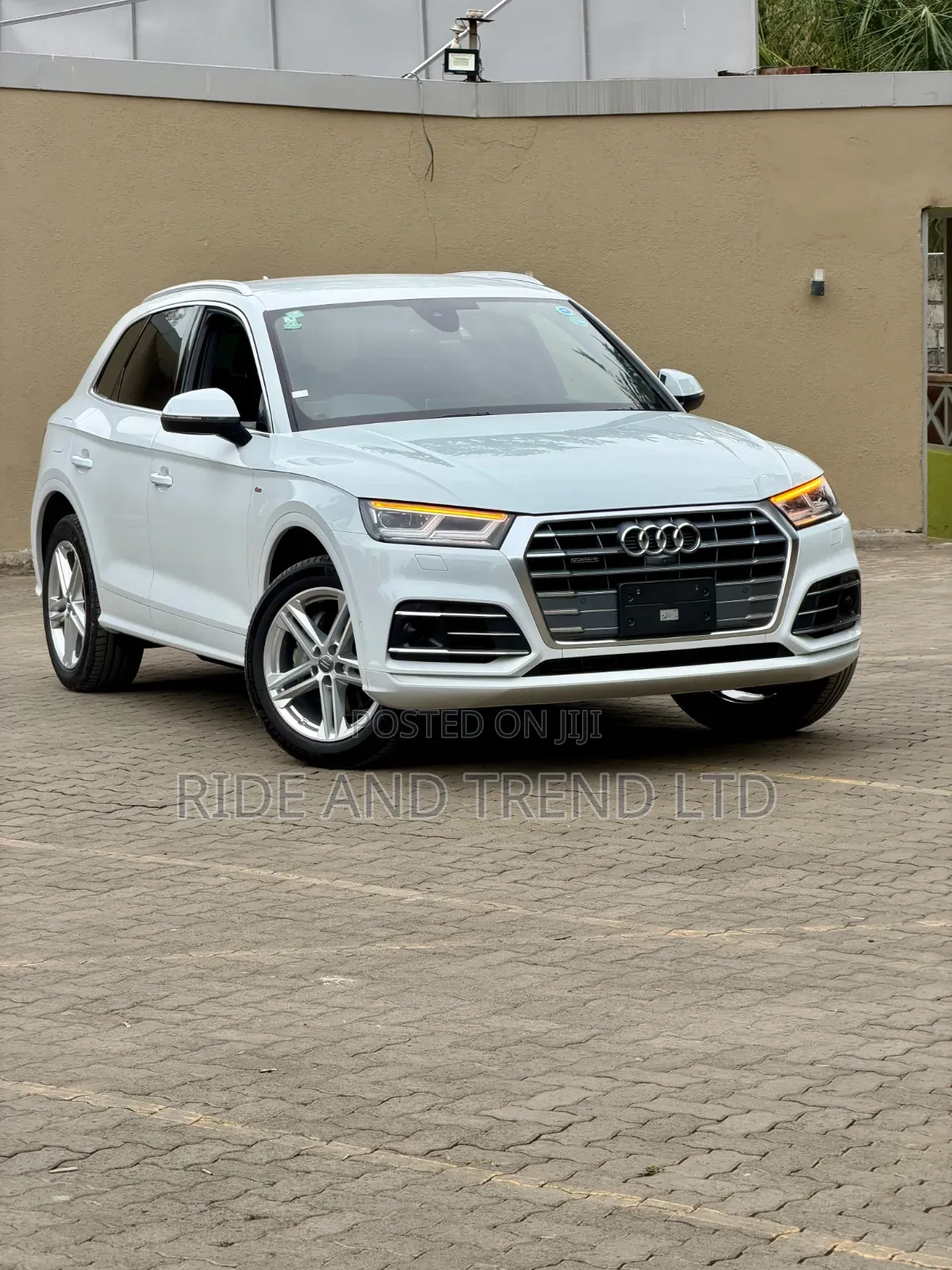 Audi Q5 2.0T Premium AWD quattro 2019 White