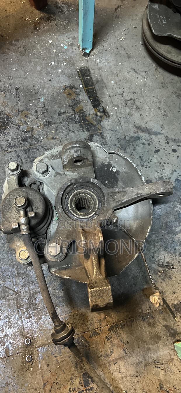 Front Hub Nissan Dayz