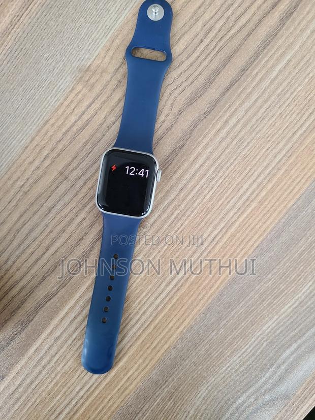 Apple Watch SE 2 - thumbnail 3