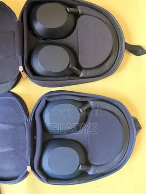 Sony XM5 Headphones