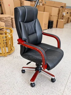 Luxury Black Leather Executive Office Chair With Wooden Armrests