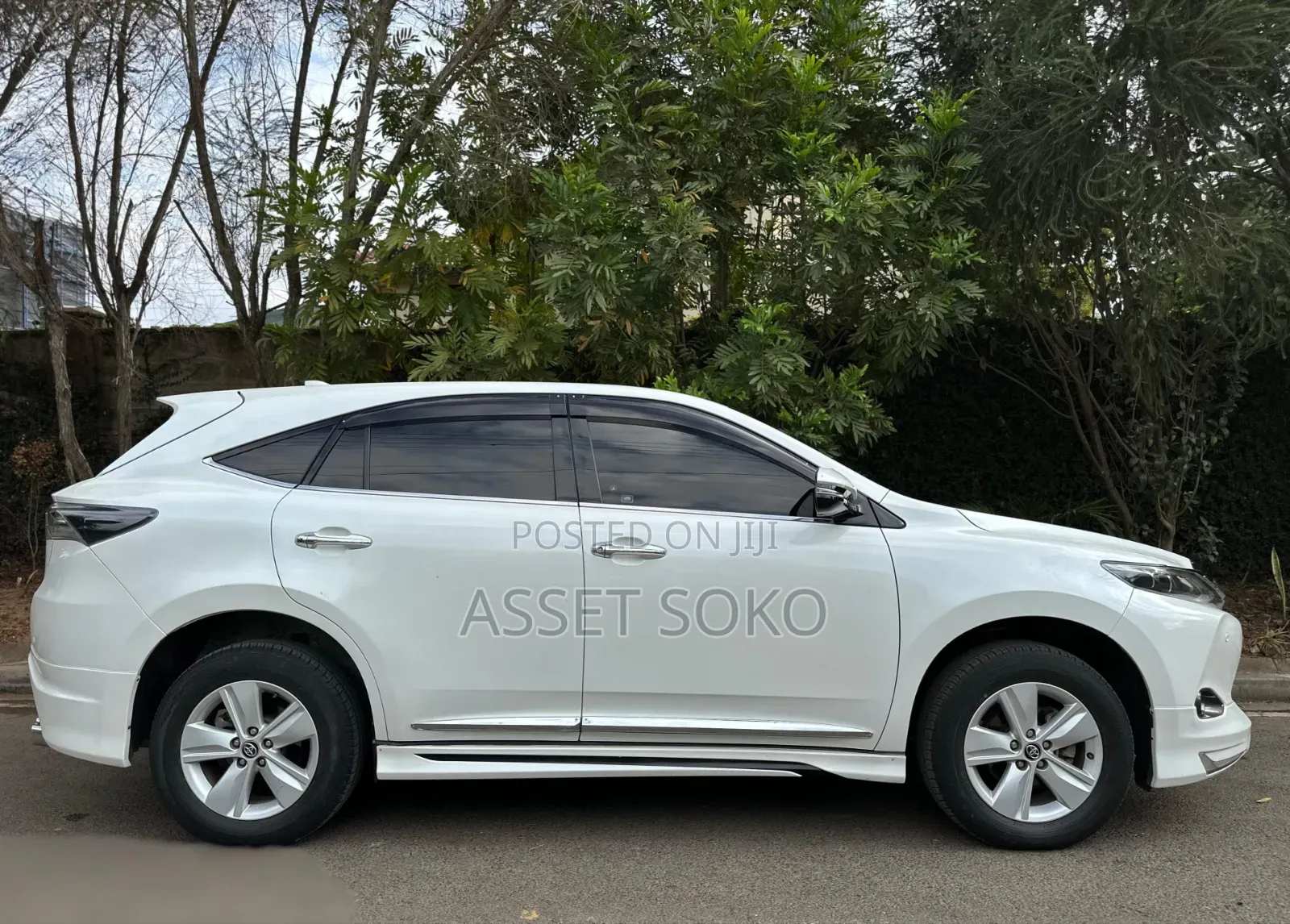 Toyota Harrier 2.0 2017 White
