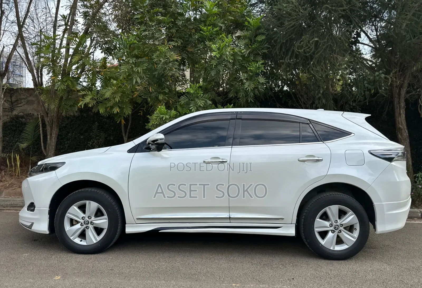 Toyota Harrier 2.0 2017 White