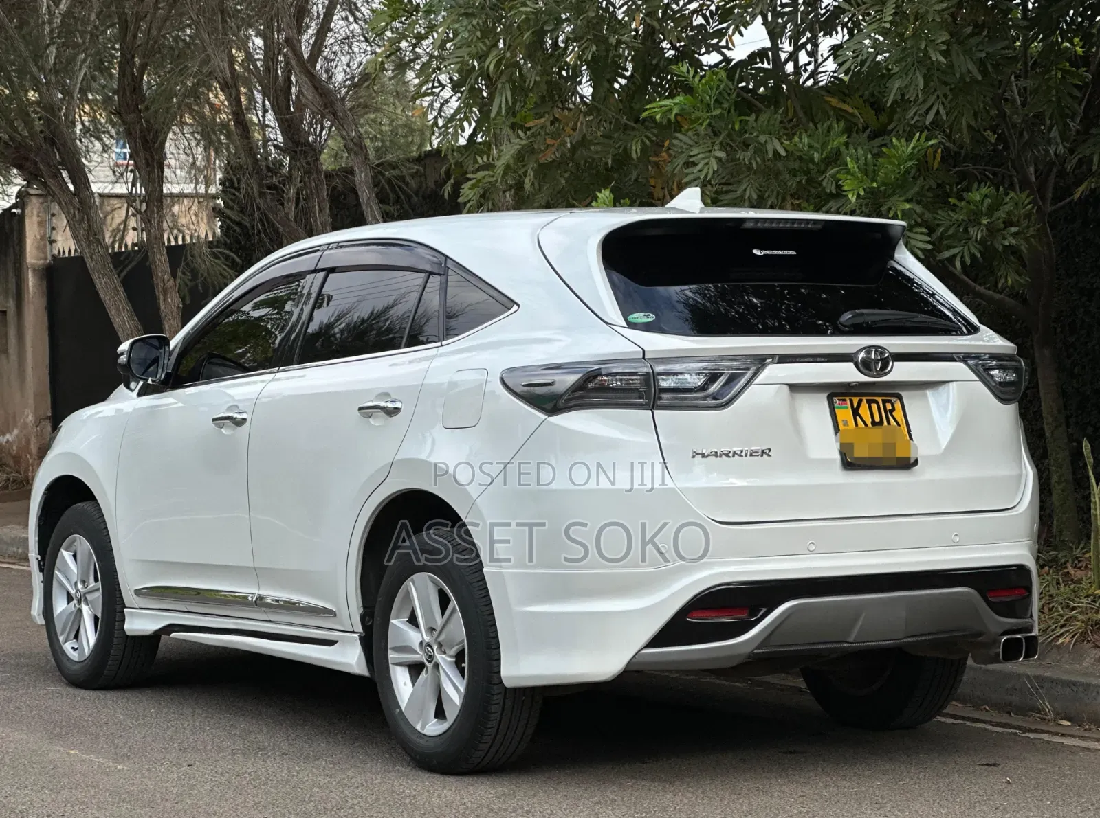 Toyota Harrier 2.0 2017 White