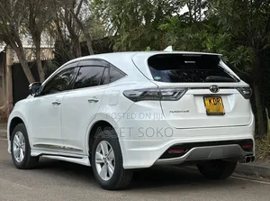 Toyota Harrier 2.0 2017 White