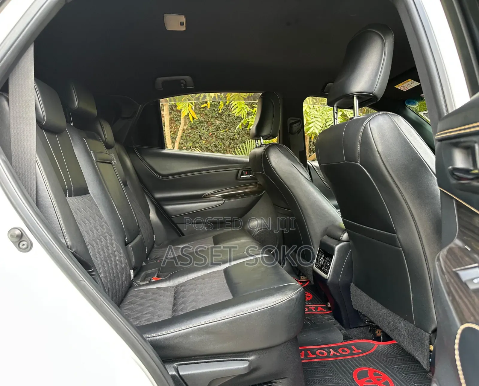 Toyota Harrier 2.0 2017 White