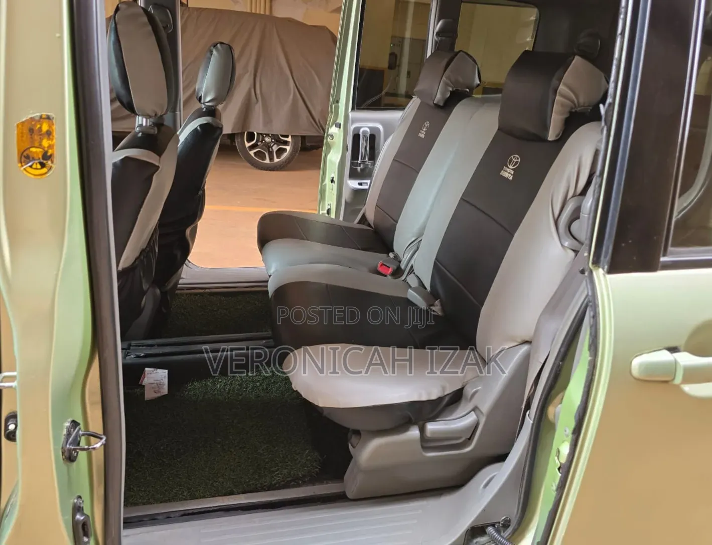 Toyota Sienta 2009 Green