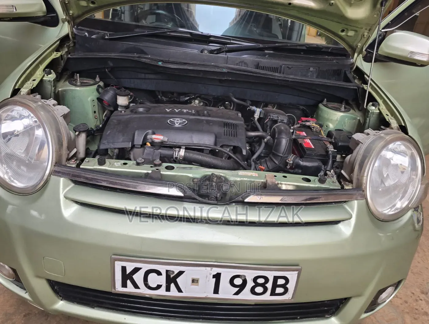 Toyota Sienta 2009 Green