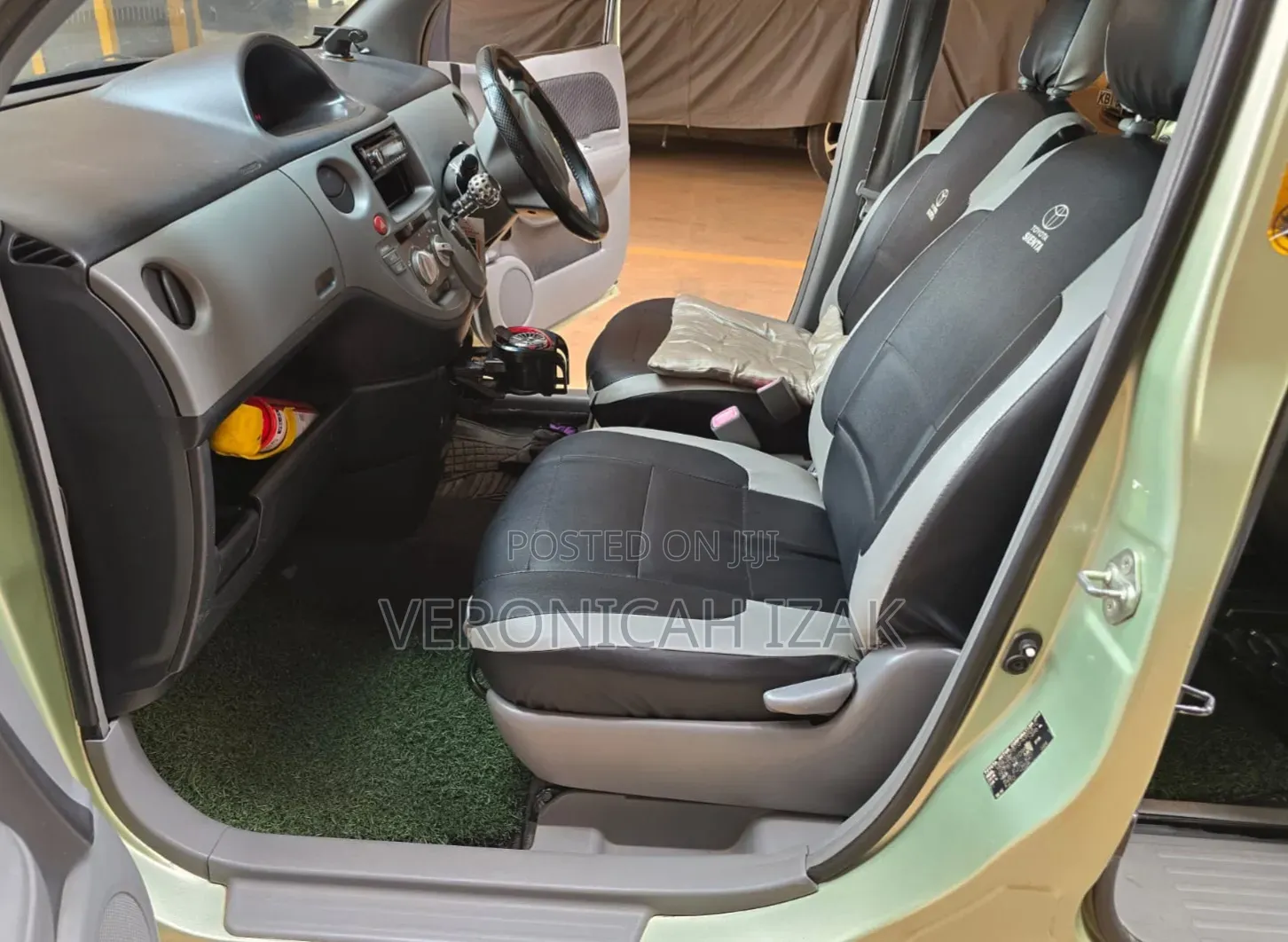 Toyota Sienta 2009 Green
