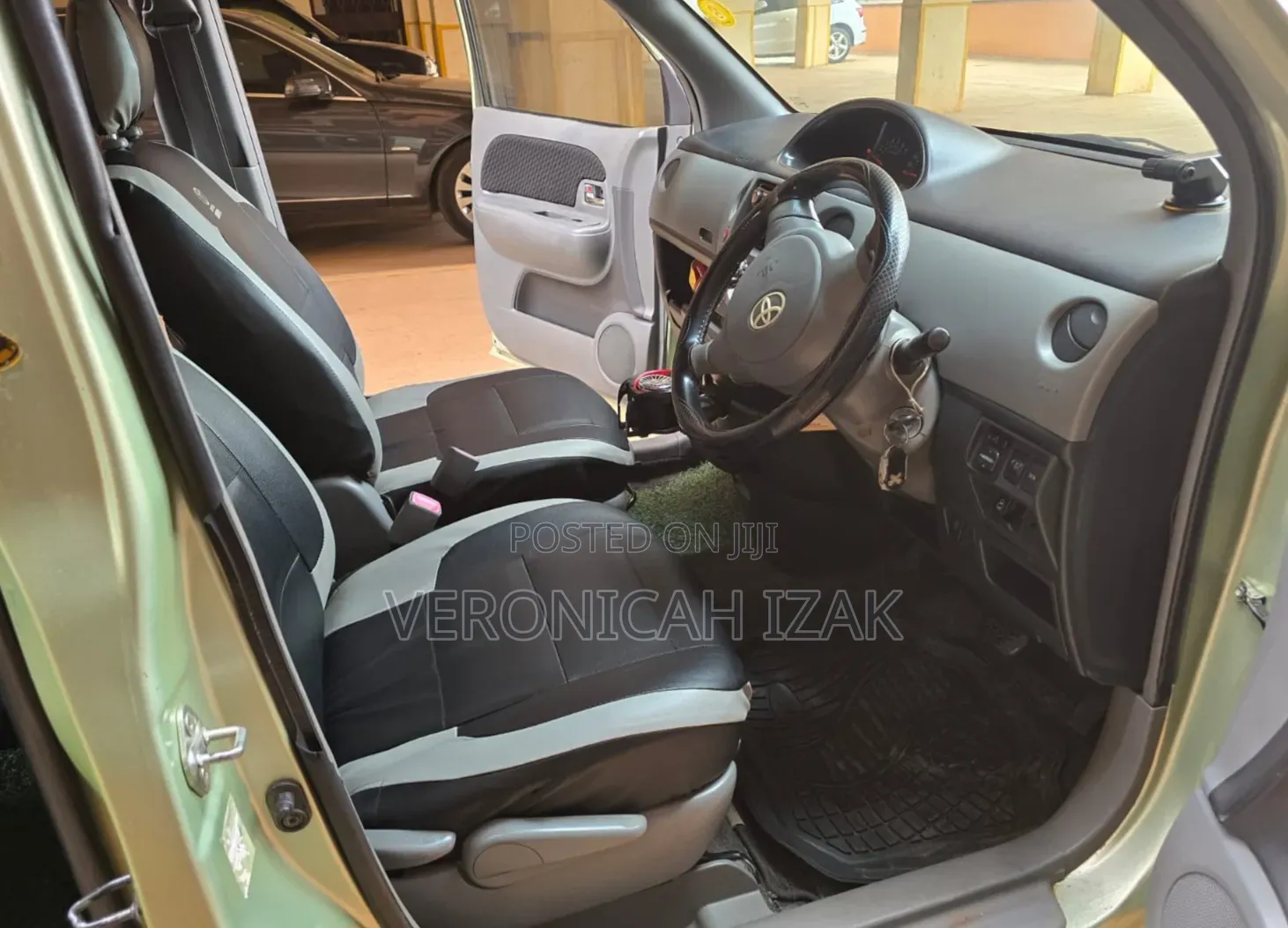 Toyota Sienta 2009 Green