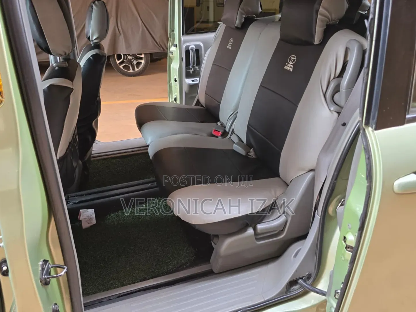 Toyota Sienta 2009 Green